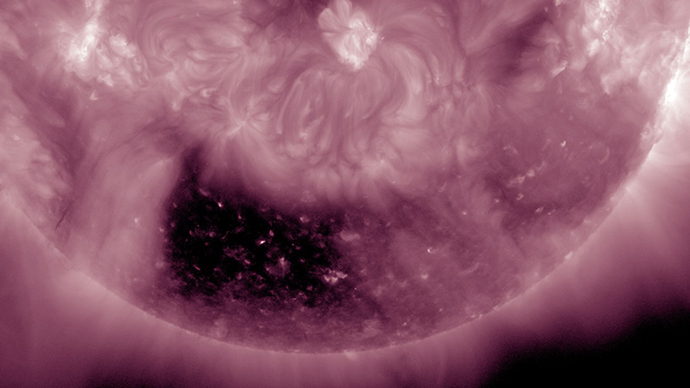 Huge square-shaped coronal hole spotted on Sun (VIDEO)